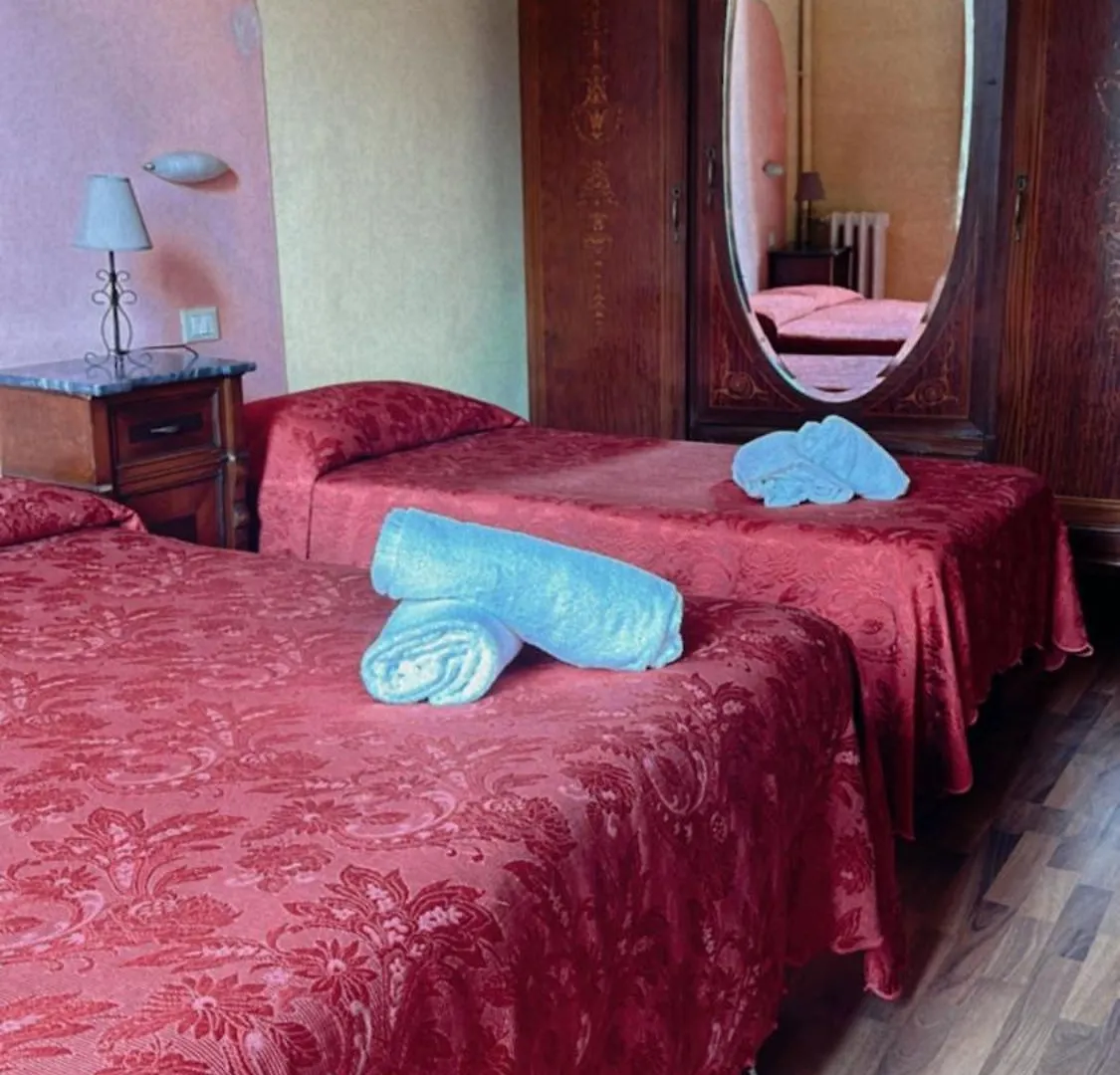 Room In Guest Room - Versilia Mare Amore 1923 Viareggio Guest house