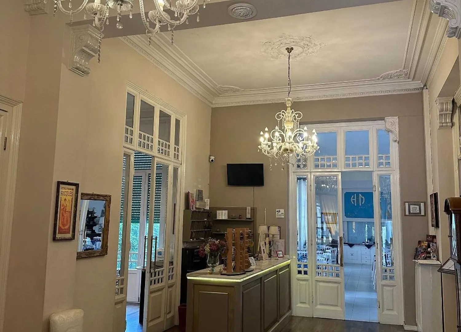 Room In Guest Room - Versilia Mare Amore 1923 Viareggio 0*,  Italy