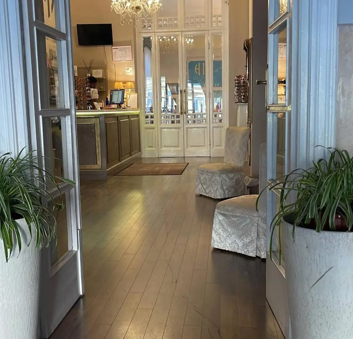 Room In Guest Room - Versilia Mare Amore 1923 Viareggio Guest house
